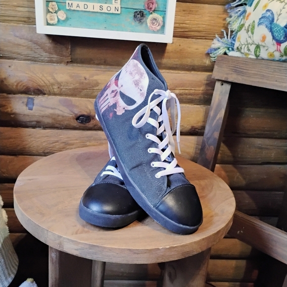 Soyota Skull High Tops - Picture 1 of 11